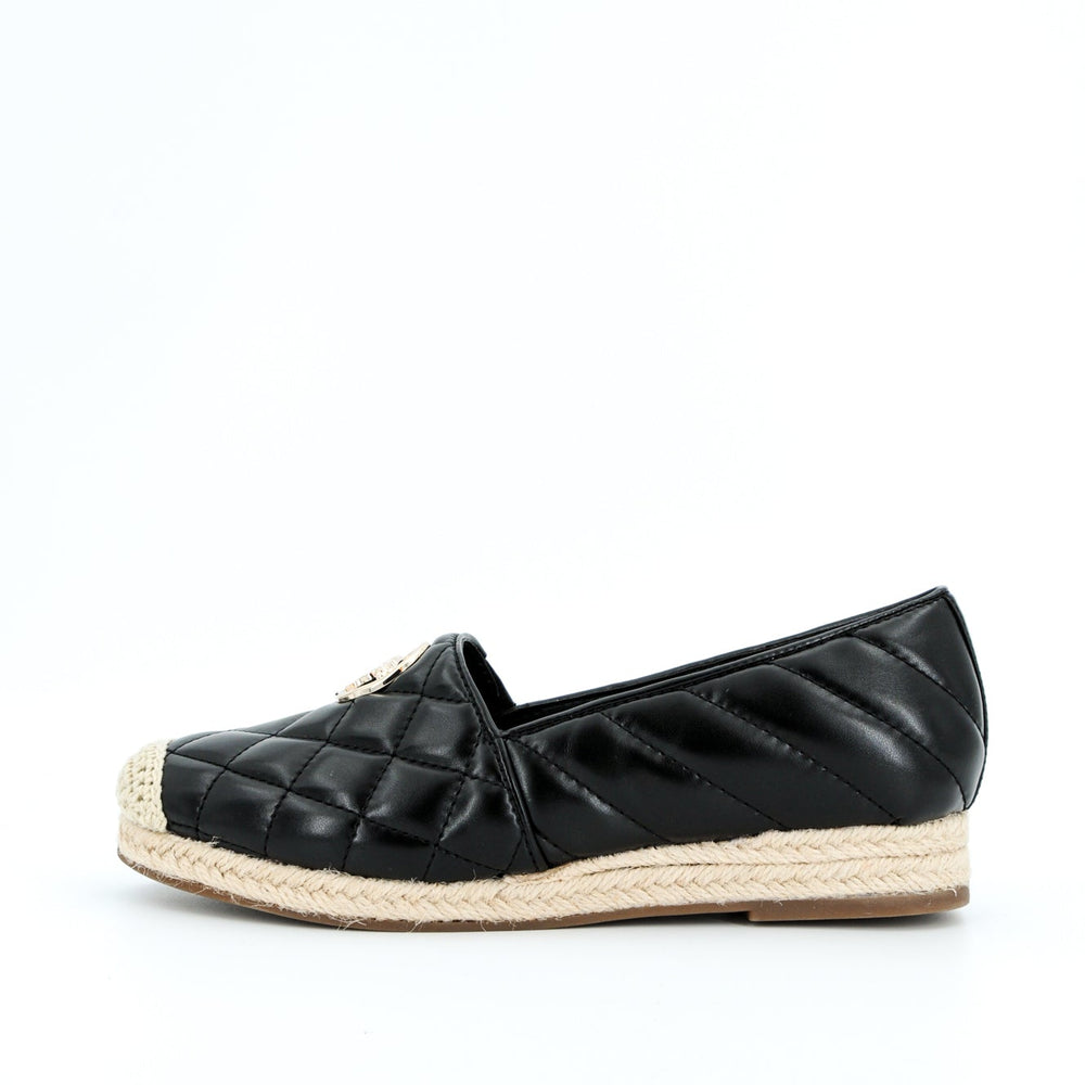 
                      
                        Pantofi GUESS din piele ecologica cu varf rotund UB10FLOLILELE14 PANTOFI GUESS   
                      
                    