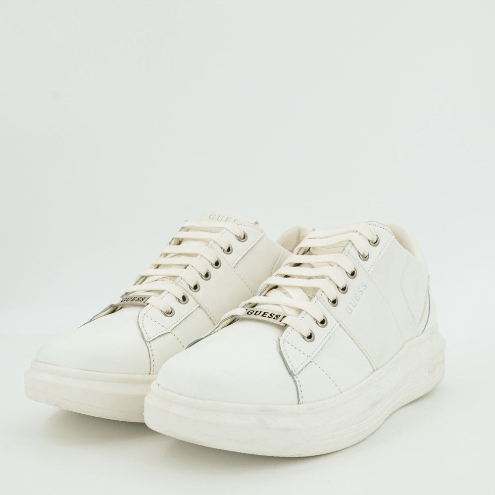
                      
                        Pantofi sport GUESS cu logo metalic PANTOFI SPORT GUESS   
                      
                    