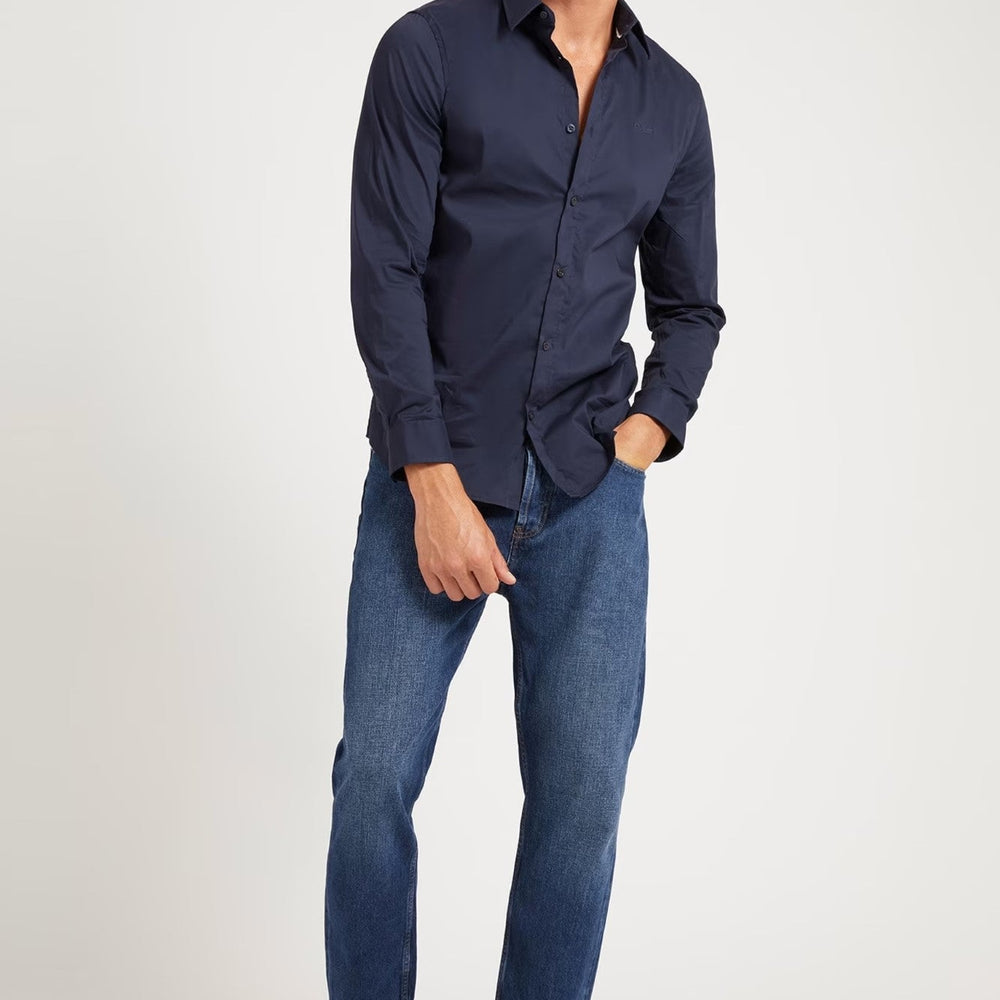 
                      
                        Camasa Barbati GUESS clasica slim fit CAMASI GUESS   
                      
                    