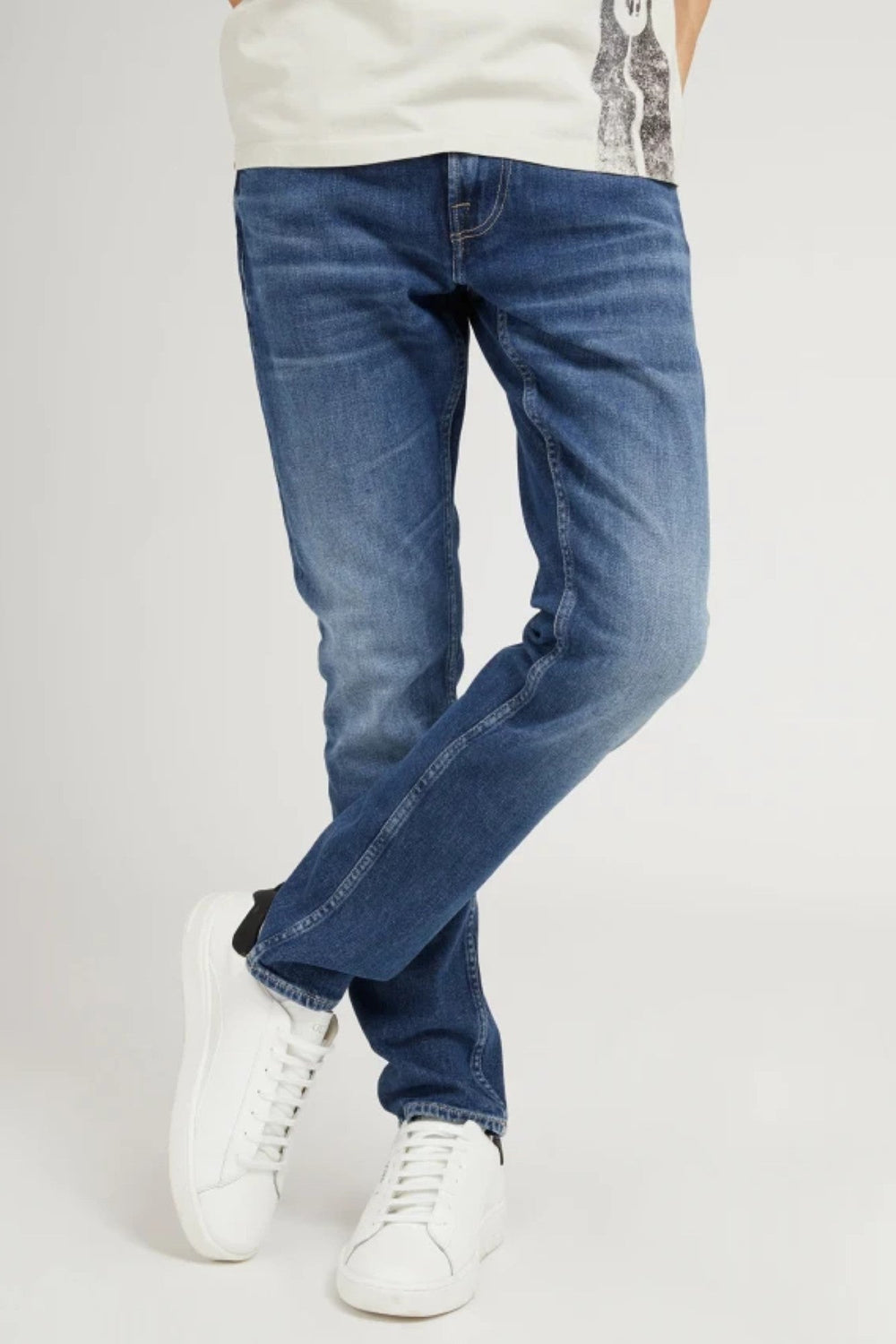 Pantaloni denim GUESS UB10M2YAN1D4Q42 PANTALONI DENIM GUESS Albastru 29 7621826301114