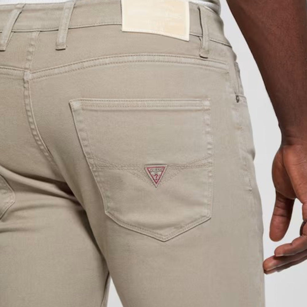 
                      
                        Pantaloni Denim GUESS Barbati Slim Fit si Talie Joasa IMBRACAMINTE GUESS   
                      
                    