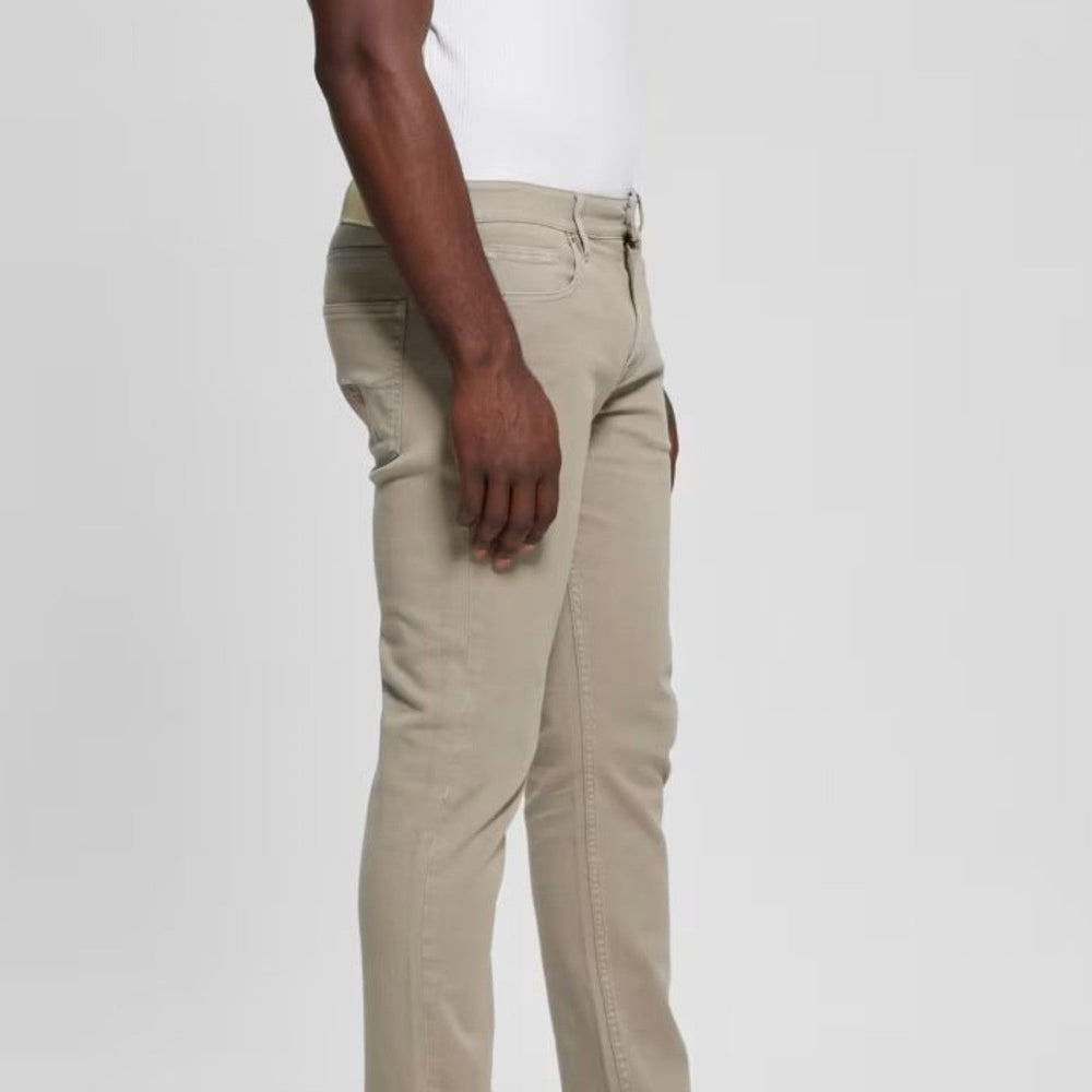 
                      
                        Pantaloni Denim GUESS Barbati Slim Fit si Talie Joasa IMBRACAMINTE GUESS   
                      
                    