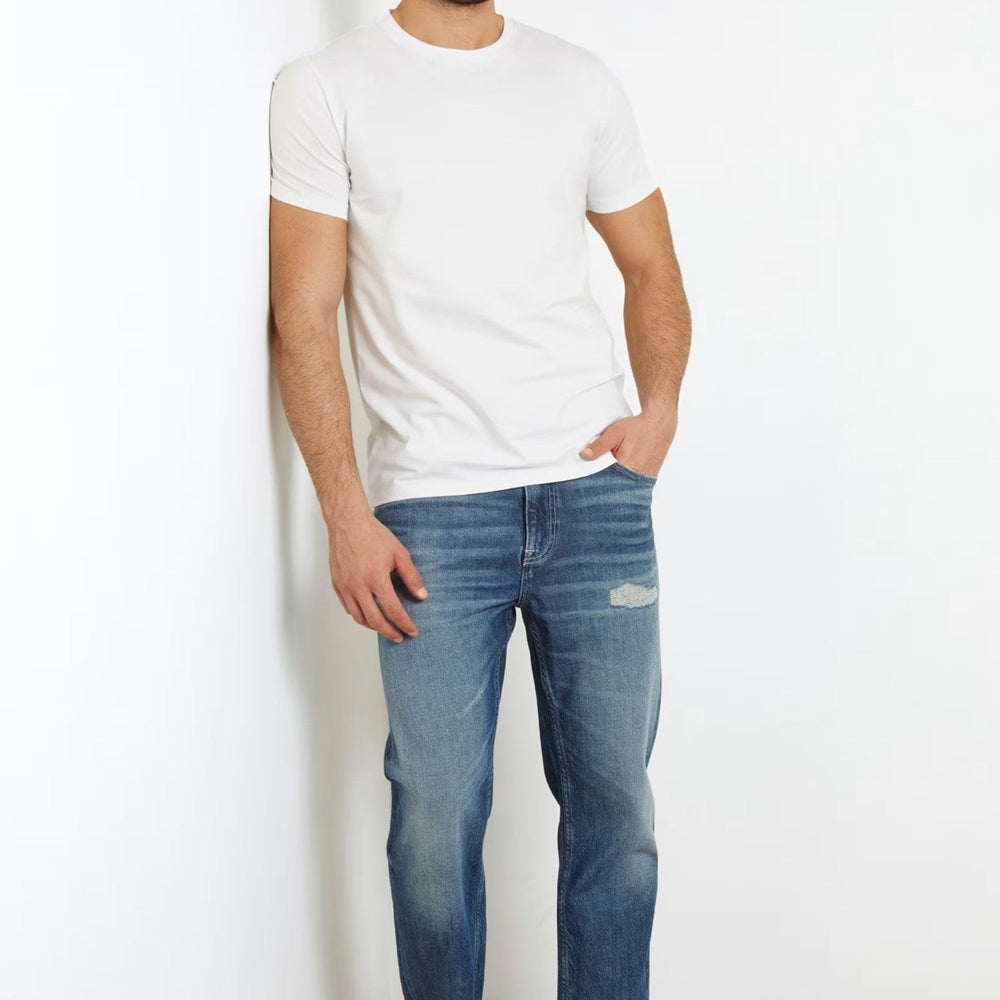 
                      
                        Tricou GUESS De Barbati Cu Logo Brodat La Piept Si Guler Rotund IMBRACAMINTE GUESS   
                      
                    