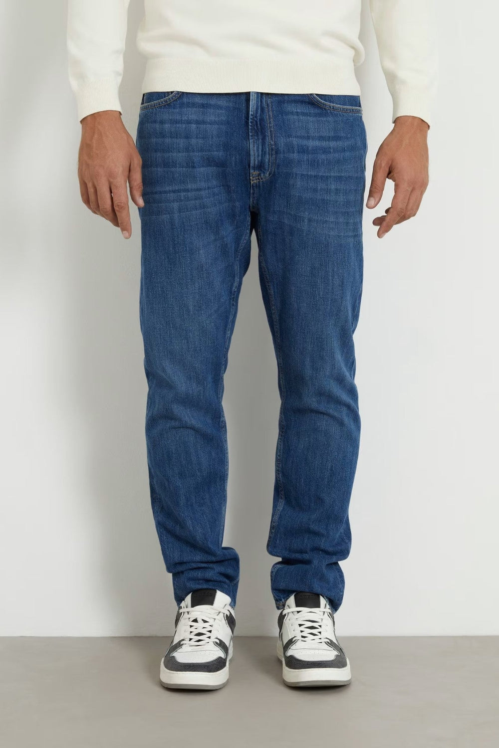 Pantaloni Denim GUESS De Barbati Relaxed Fit IMBRACAMINTE GUESS Albastru 29 762492633574