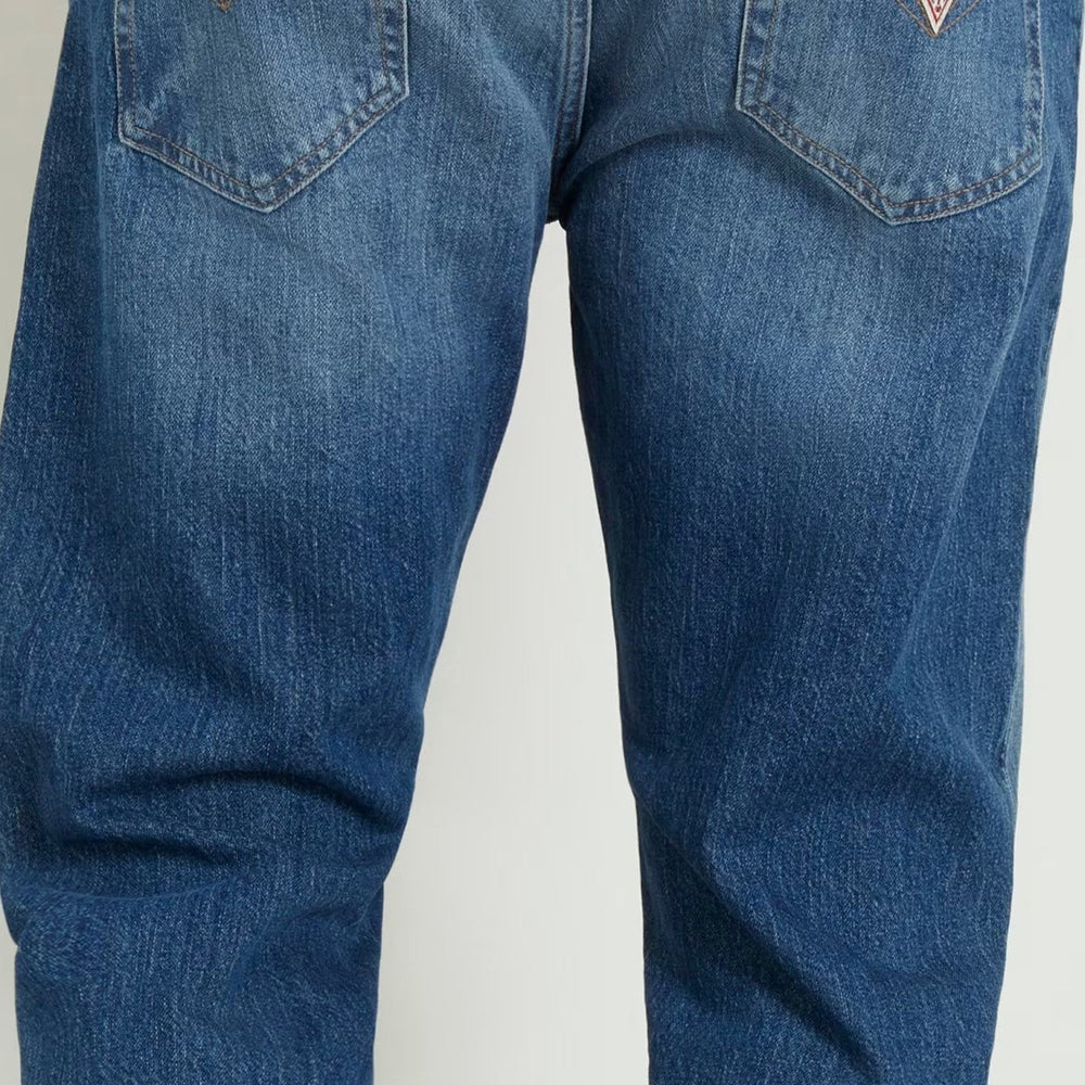
                      
                        Pantaloni Denim GUESS De Barbati Regular Fit IMBRACAMINTE GUESS   
                      
                    