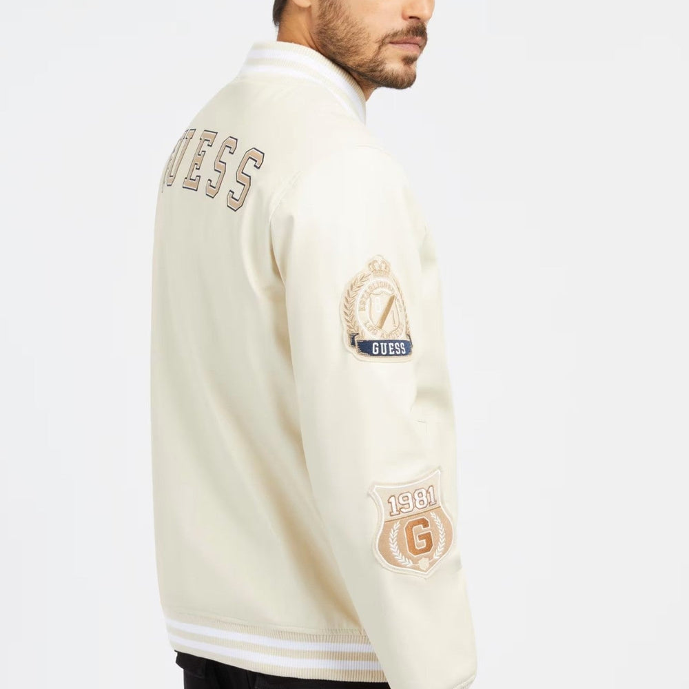 
                      
                        Geaca GUESS De Barbati Bomber Cu Petice IMBRACAMINTE GUESS   
                      
                    