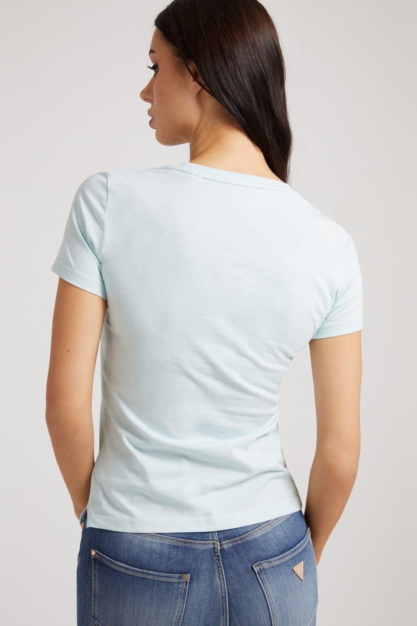 Tricou GUESS W1YI1BI3Z11 - Culoare: Albastru - img. 2 \ ALB, ALBASTRU, FEMEI, GLOBAL, GRI, GUESS, IMBRACAMINTE, LOGO, NEGRU, SPRING/SUMMER '23, SS23, TRICOURI, W1YI1BI3Z11