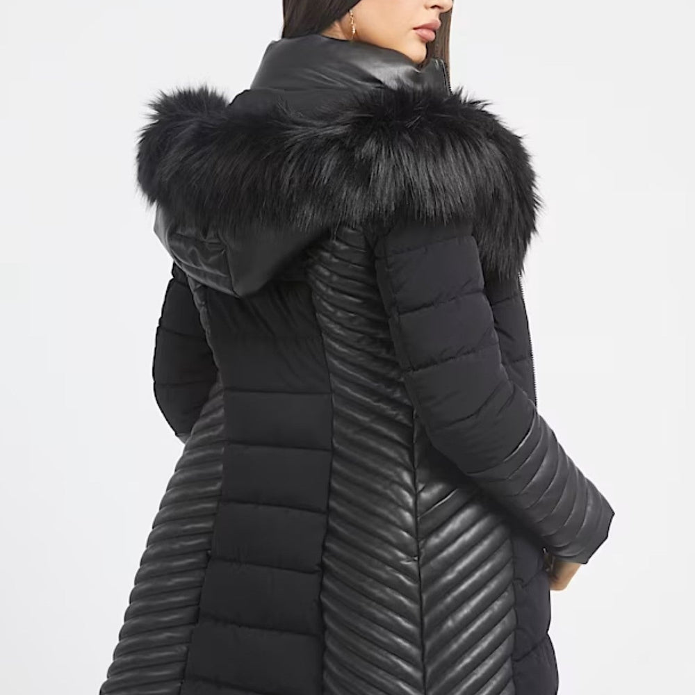 
                      
                        Geaca Dama GUESS Cu Insertii De Piele Eco Si Gluga Cu Blana Artificiala IMBRACAMINTE GUESS   
                      
                    