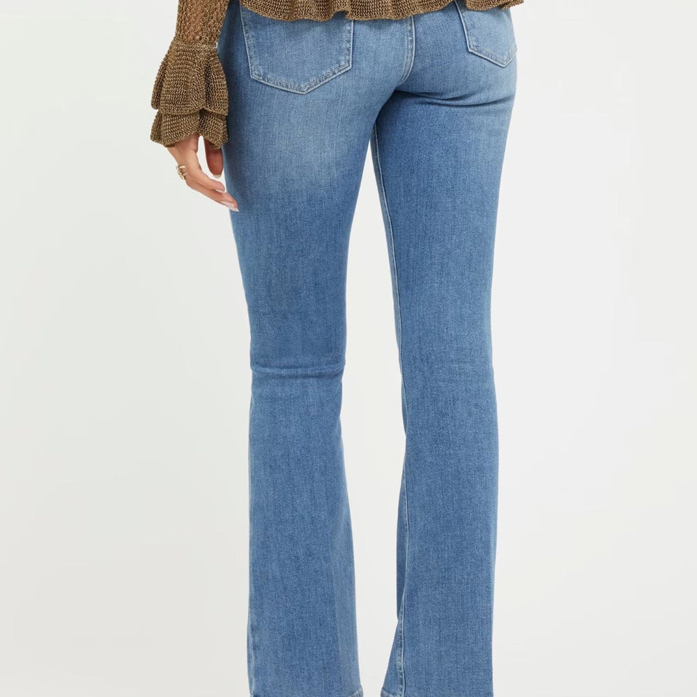 
                      
                        Pantaloni Denim dama GUESS  cu talie inalta si croiala ampla PANTALONI DENIM GUESS   
                      
                    