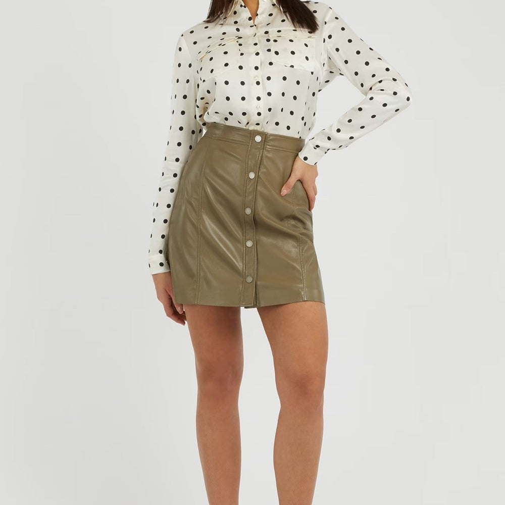 
                      
                        Fusta Dama GUESS mini din piele ecologica FUSTE GUESS   
                      
                    