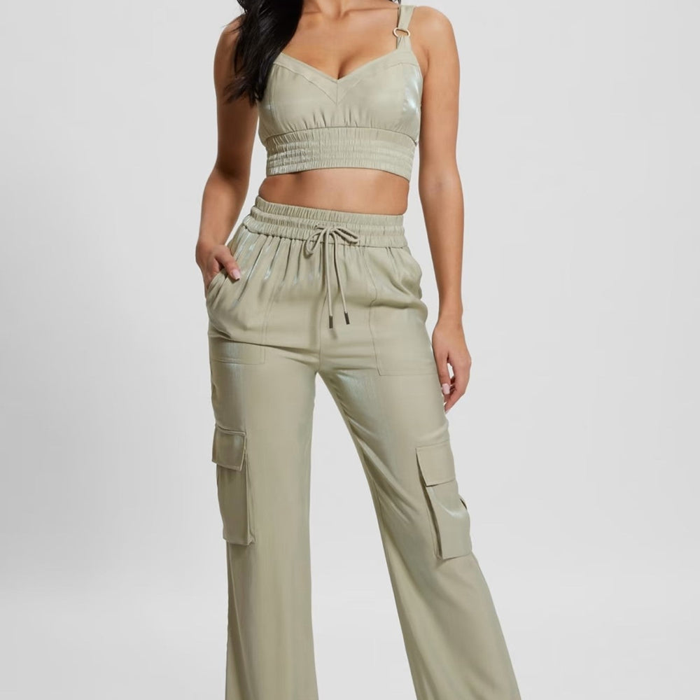 
                      
                        Top Dama GUESS crop cu decolteu in V TOPURI SI BLUZE GUESS   
                      
                    