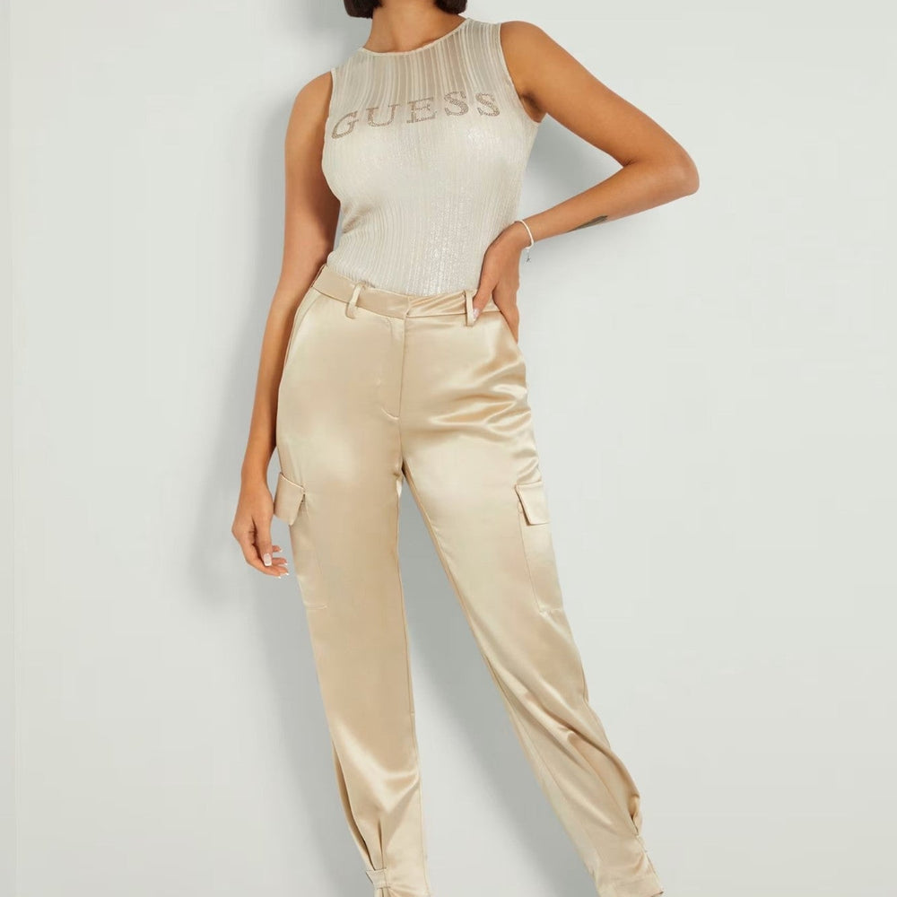 
                      
                        Pantaloni GUESS Dama Din Satin Stil Cargo Cu Talie Medie Si Croiala Dreapta IMBRACAMINTE GUESS   
                      
                    