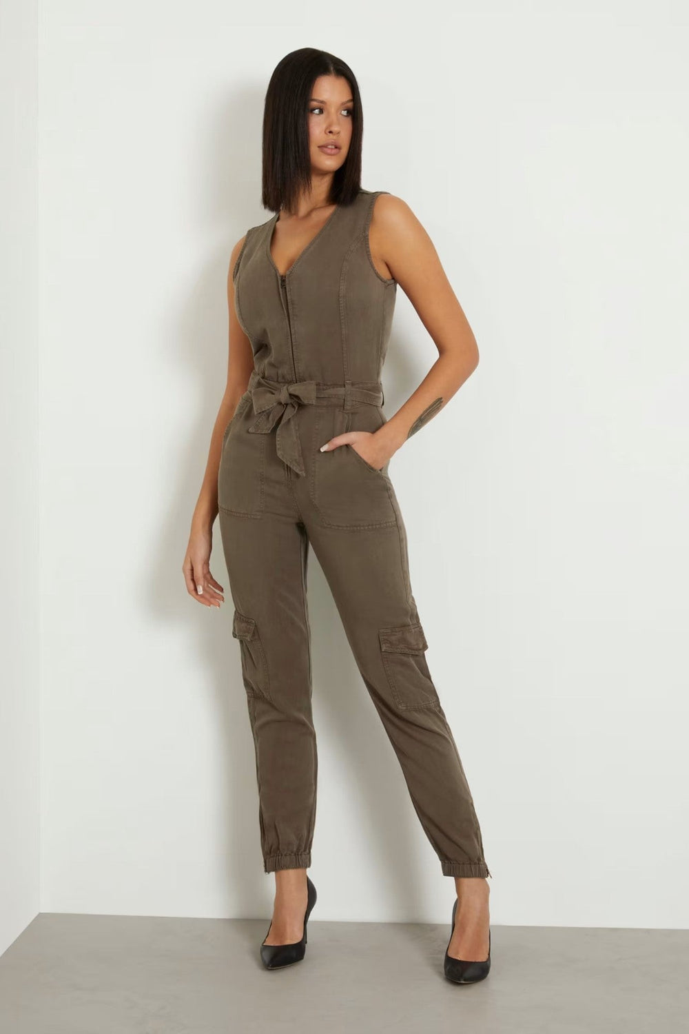 Salopeta GUESS De Dama Fara Maneci Skinny Cu Guler In V IMBRACAMINTE GUESS Maro XS 762610147799
