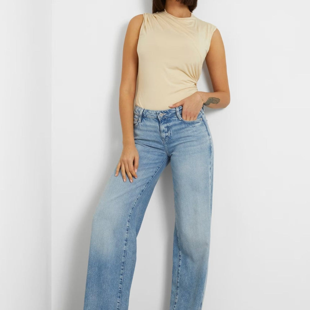 
                      
                        Top GUESS De Dama Fara Maneci Si Guler La Baza Gatului IMBRACAMINTE GUESS   
                      
                    