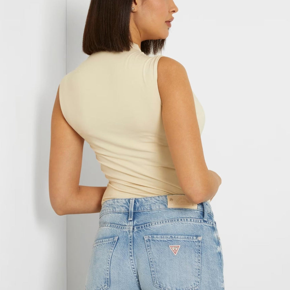 
                      
                        Top GUESS De Dama Fara Maneci Si Guler La Baza Gatului IMBRACAMINTE GUESS   
                      
                    
