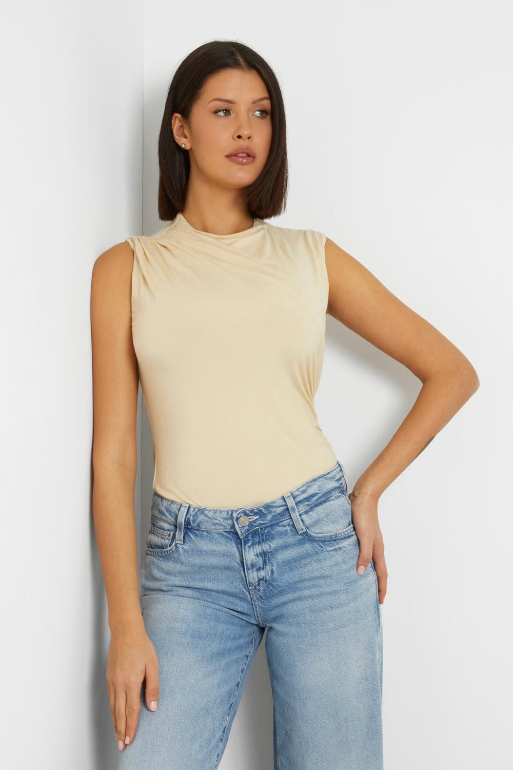 Top GUESS De Dama Fara Maneci Si Guler La Baza Gatului IMBRACAMINTE GUESS Bej XS 762610143228