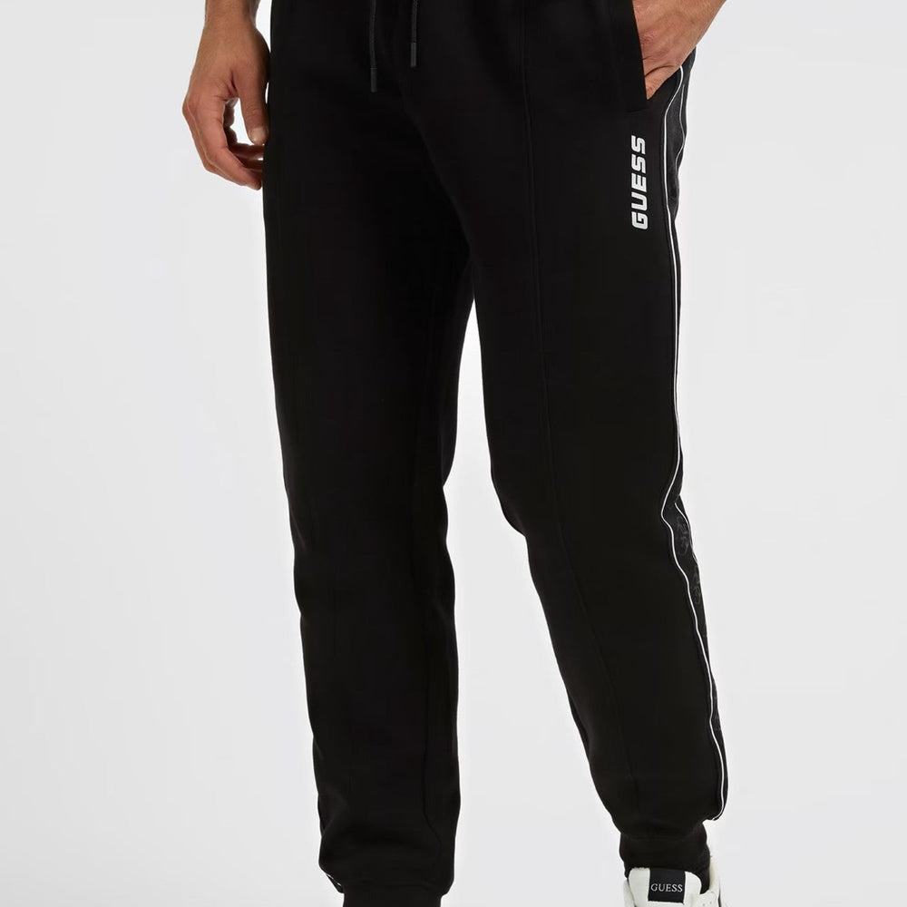 
                      
                        Pantaloni GUESS de Barbati ARTICOLE SPORT GUESS Negru S 7621701140456
                      
                    