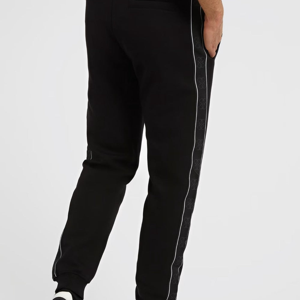 
                      
                        Pantaloni sport Barbati GUESS cu buzunare laterale pentru antrenament ARTICOLE SPORT GUESS   
                      
                    
