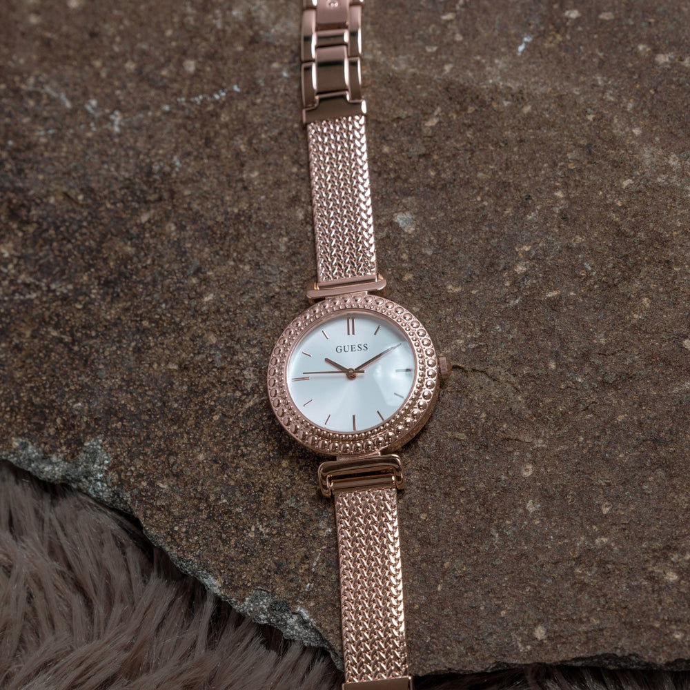 
                      
                        Ceas de dama GUESS MONROE GUW1152L3 CEASURI GUESS   
                      
                    