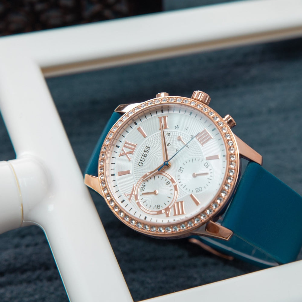 
                      
                        Ceas de dama GUESS SOLAR GUW1135L3 CEASURI GUESS   
                      
                    